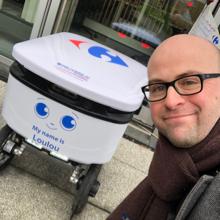Carrefour tests delivery by robot